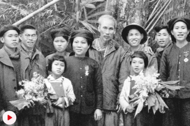 Bên sông Phó Đáy
