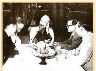 Tiếp đoàn đại biểu Mặt trận Dân tộc Giải phóng miền Nam Việt Nam lần đầu ra thăm miền Bắc (20/10/1962)