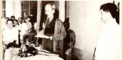 Đồng chí Hoàng Trường Minh – Bí thư Tỉnh ủy kiêm Chủ tịch Ủy ban Hành chính tỉnh – phát biểu đáp từ